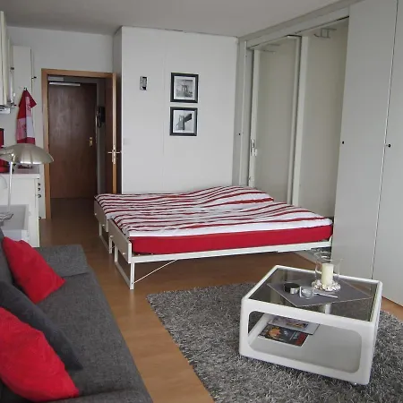 Ferienwohnung-apartment-seeblick-in-plaza-marit-residenz *