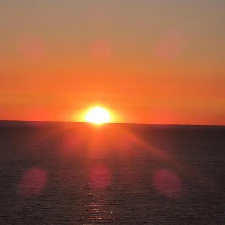 Ferienwohnung-apartment-seeblick-in-plaza-marit-residenz Apartment *