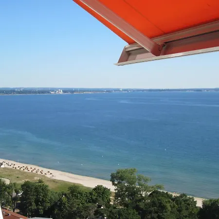 Ferienwohnung-apartment-seeblick-in-plaza-marit-residenz