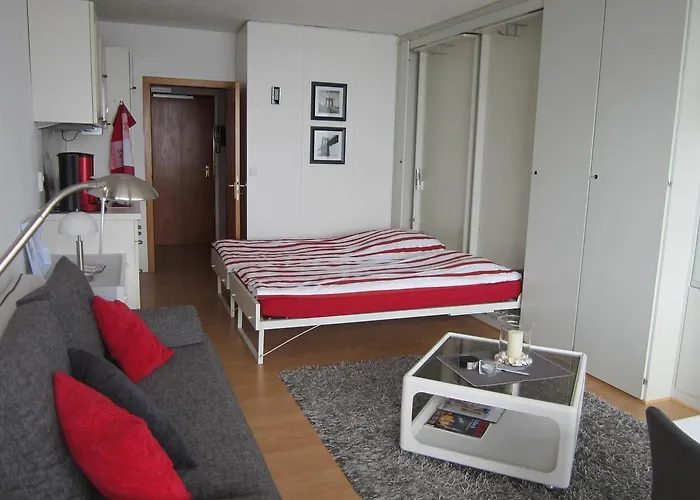 Ferienwohnung-apartment-seeblick-in-plaza-marit-residenz *