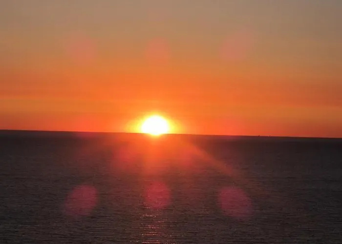 Ferienwohnung-apartment-seeblick-in-plaza-marit-residenz Apartment *