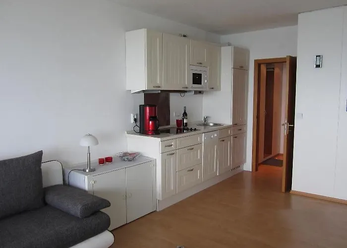 Ferienwohnung-apartment-seeblick-in-plaza-marit-residenz